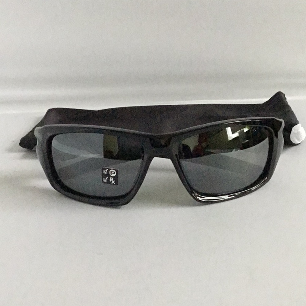 OAKLEY VALVE POLARIZED.
